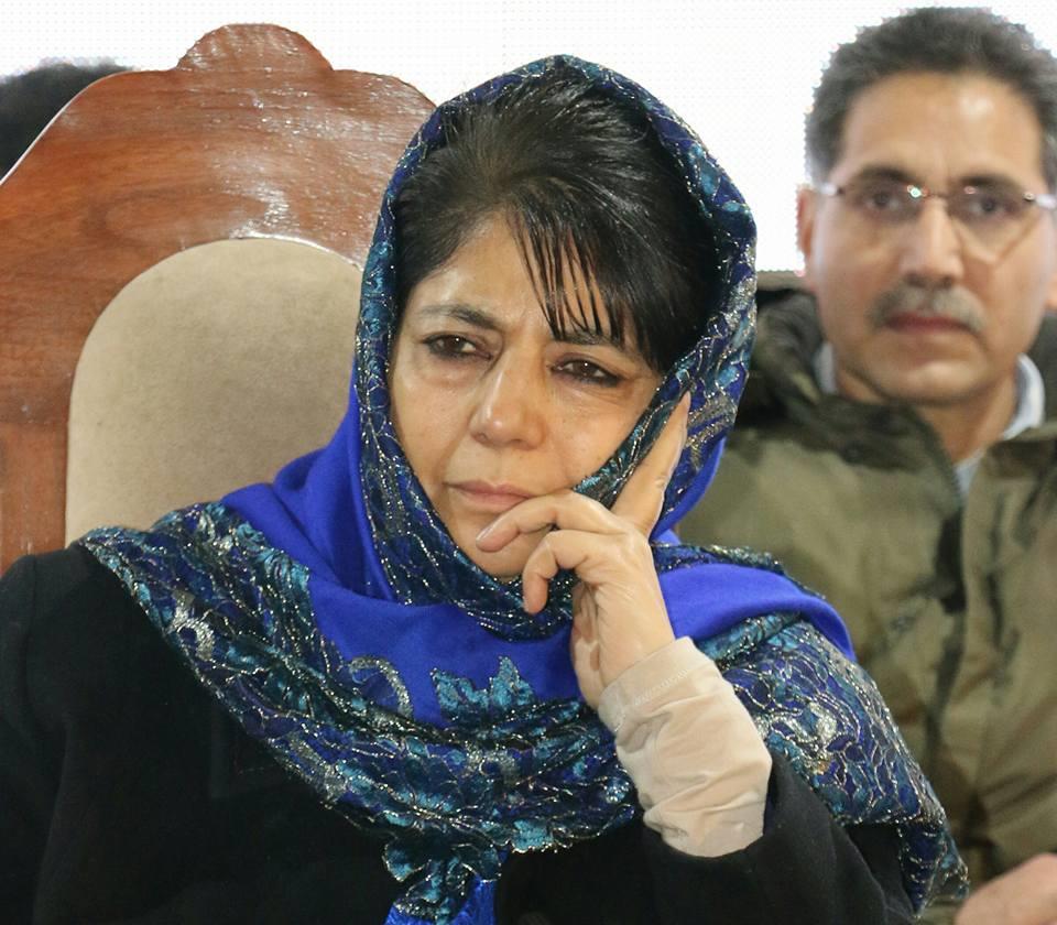 Mehbooba condoles with Manzoor Anjum