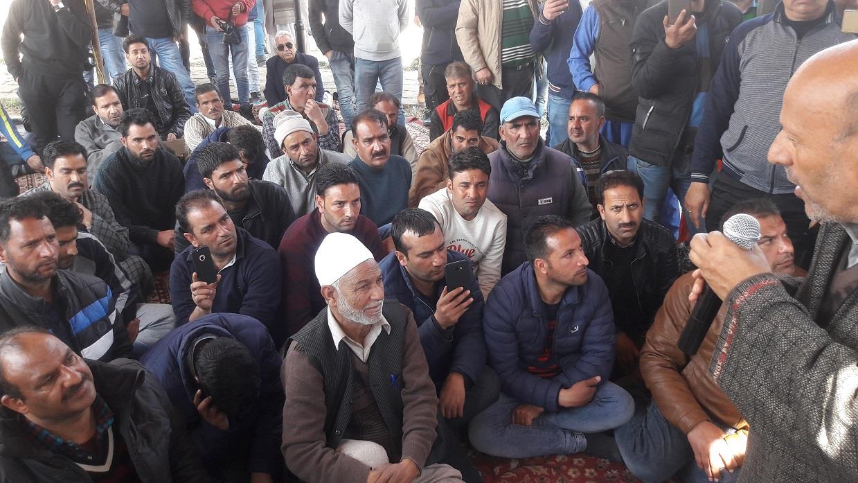 Er. Rasheed visits striking contractors