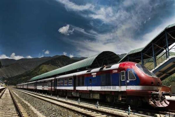 Train services suspended in Kashmir