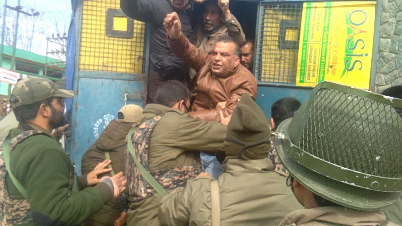 Police foil ‘lock down’ program of Contractors, detain scores