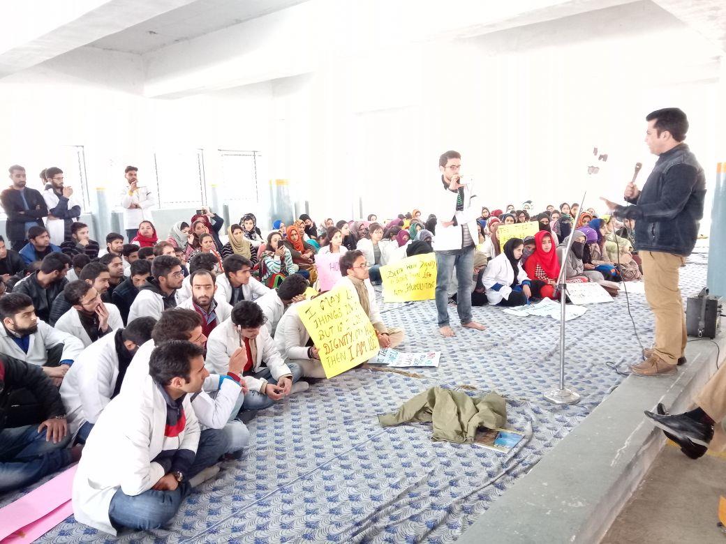 Dental college students’ protest enters 8th day