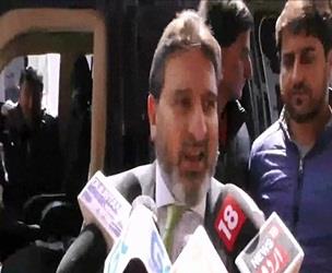 Geelani is tall leader says Altaf Bukhari