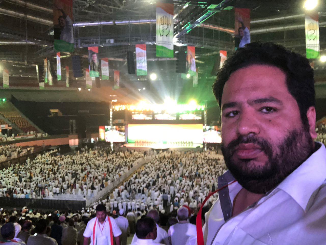 Congress leader praises Rahul Gandhi for his leadership qualities