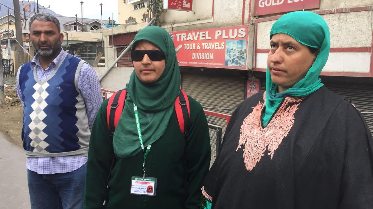 Pellet victim Insha gets admission in DPS Srinagar