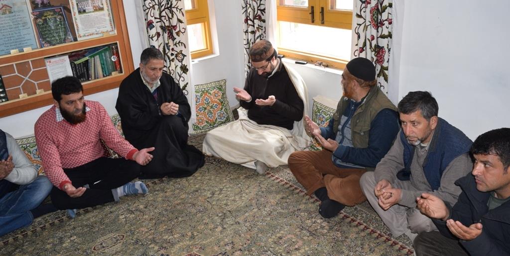 Mirwaiz visits slain militant Eisa Fazili’s residence