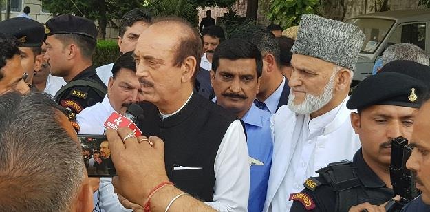 Azad visits Anil Chopra’s, Arvinder Singh Micky’s residence