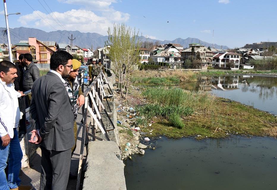 DC Srinagar calls for collective, individual efforts to preserve water bodies