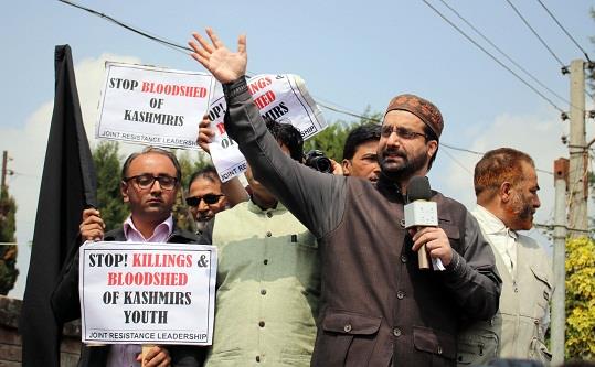 Shopian chalo: Mirwaiz defy restrictions, detained