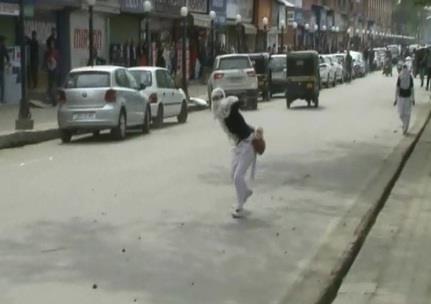 Barring South Kashmir, schools reopen in Kashmir