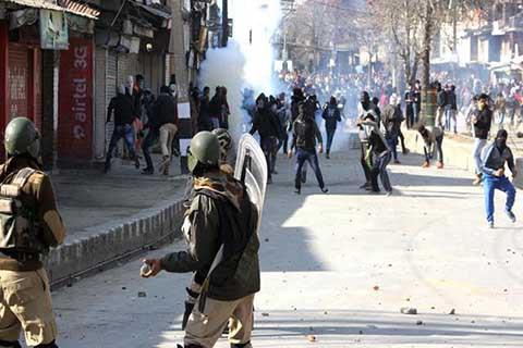 SHO Nigeen injured during clashes: Police