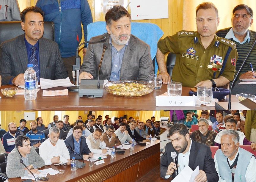 Ansari chairs public durbar at Pattan