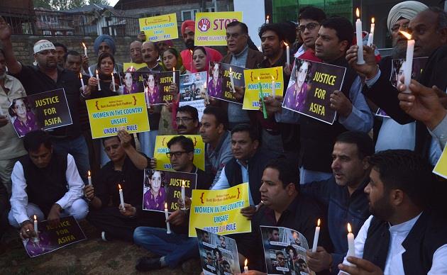 Congress holds Candle Light Vigil