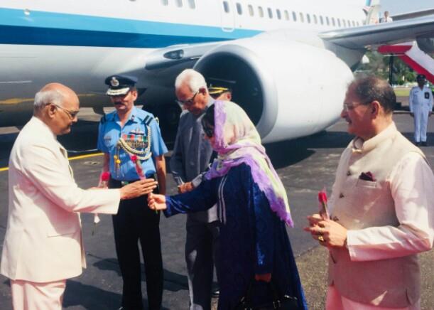 President arrives on 2-day visit to JK; Received by Governor, CM