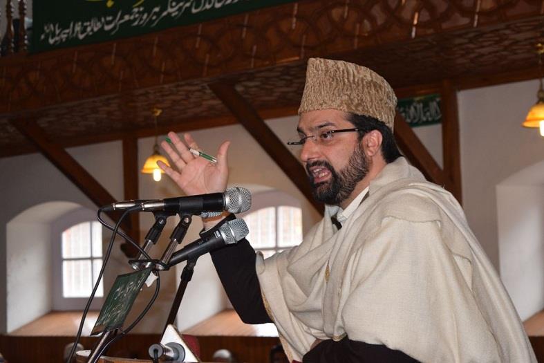 Mirwaiz urges Imams to desist from promoting sectarian differences that create hate