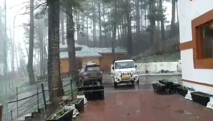 Gulmarg receives fresh snowfall, rains lash Valley