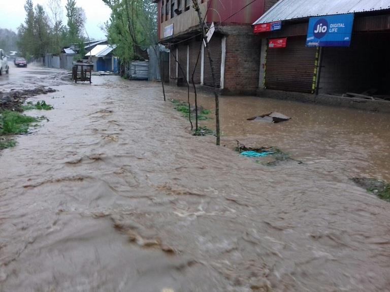 Incessant rains trigger flood threat in Langate villages