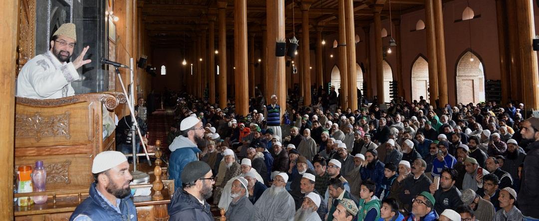 Mirwaiz pitches for reopening of Kunan-Poshpora, other rape cases