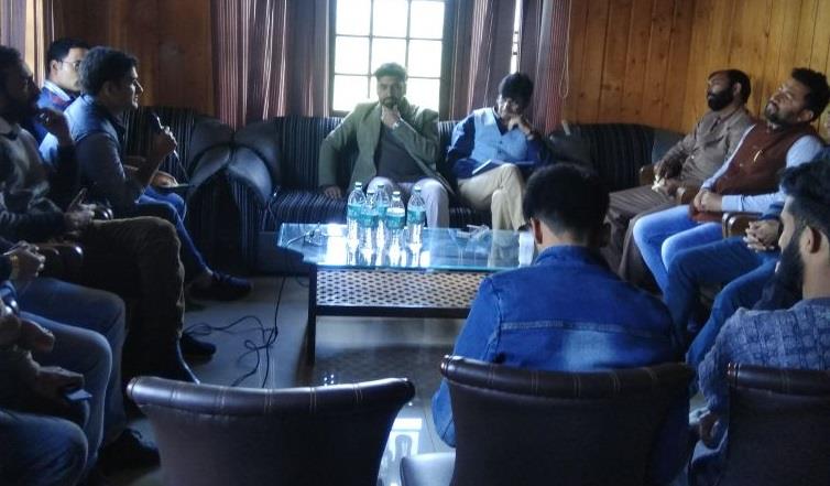 ‘Sehar’ holds debate on Kashmir Conflict at TRC Kargama Langate