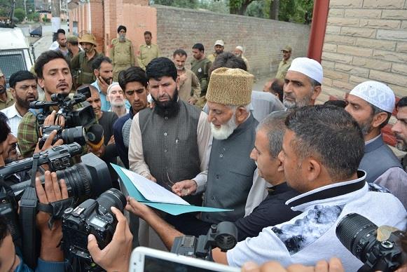 Hurriyat (G) pays tributes to slain Drubgam militants, civilian