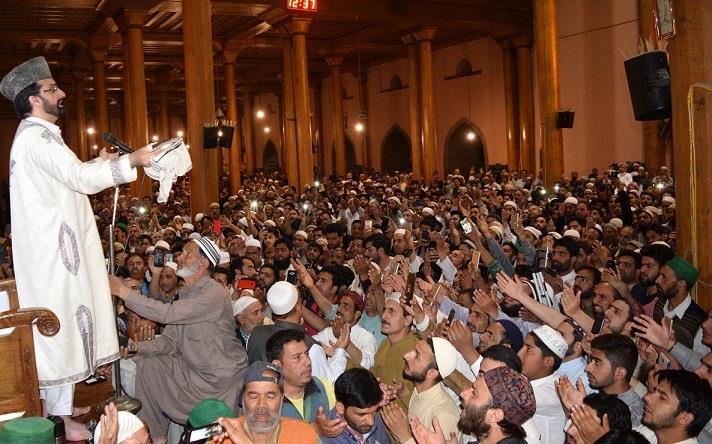 Mirwaiz in his Shab-e-Barat sermon exhorts people to follow the teachings of Prophet (SAW)