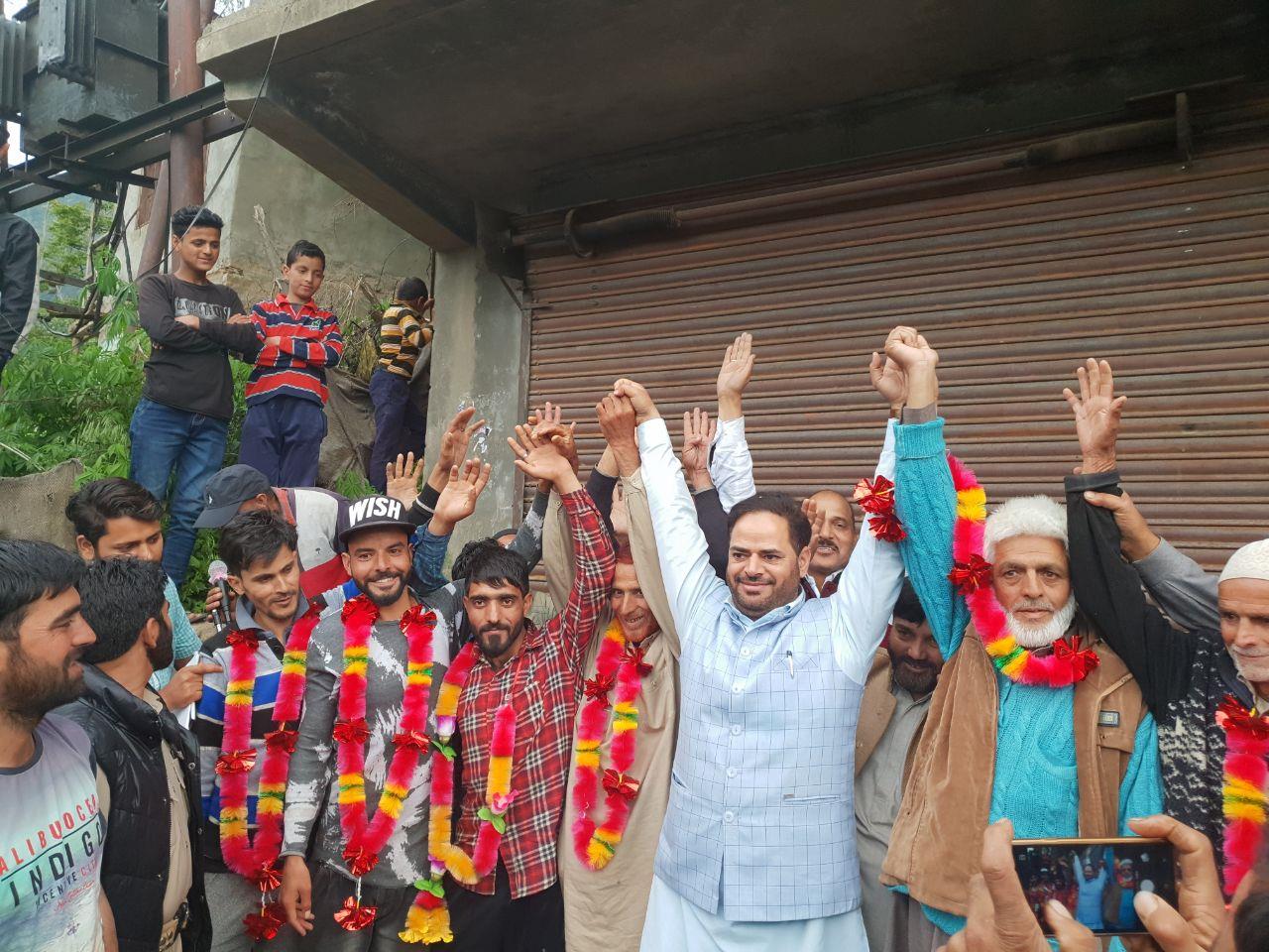 Vikar Rasool starts public reach out programme in Banihal block
