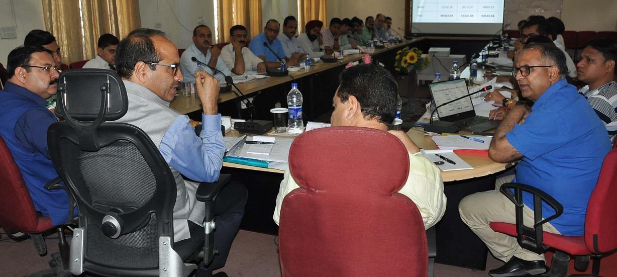 Ashraf Mir reviews stock, supply position in Jammu