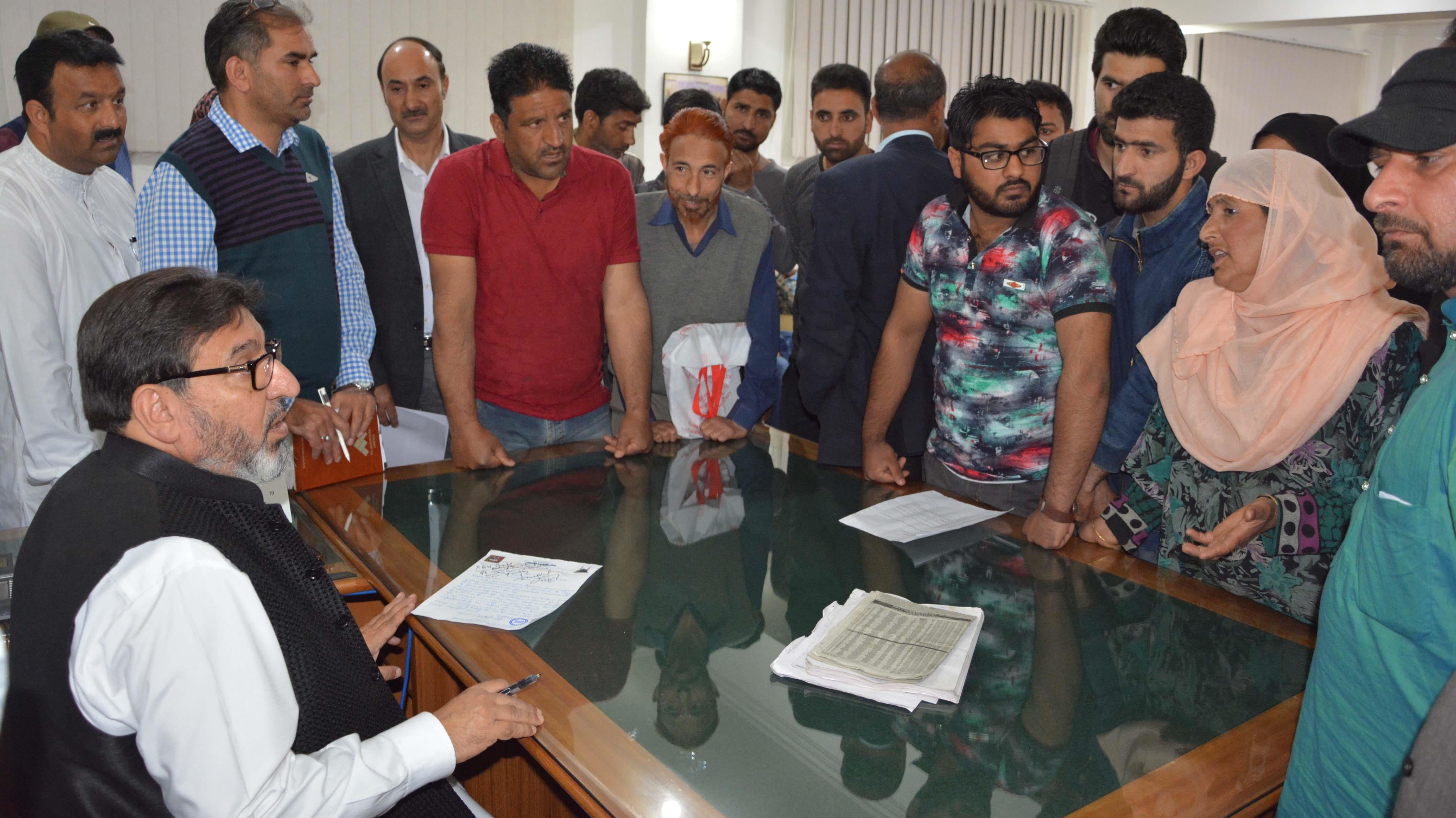 Altaf Bukhari chairs public durbar at Srinagar