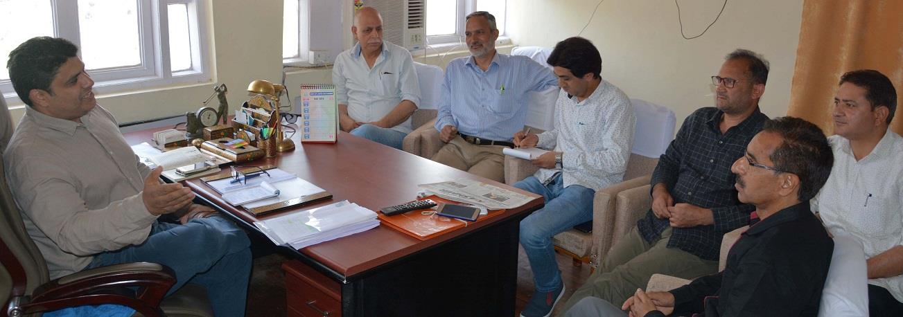 JK Editors Forum delegation calls on Secretary Information