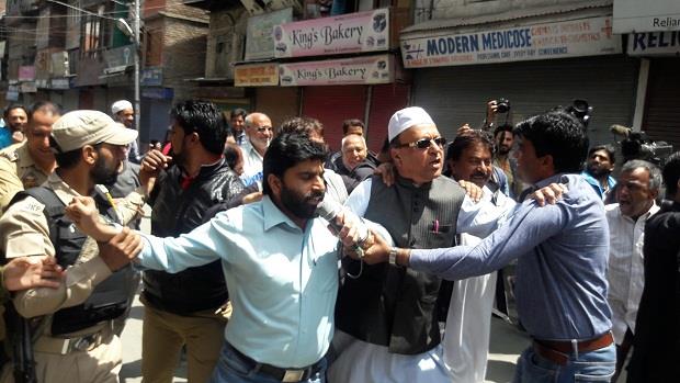 On JRL’s call, JKLF protests, scores detained