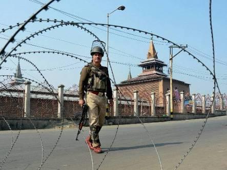 Restrictions, detentions foil JRL’s Eidgah march
