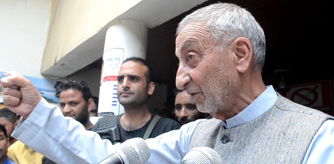 New Delhi to hold dialogue with Hurriyat very soon: Prof Bhat
