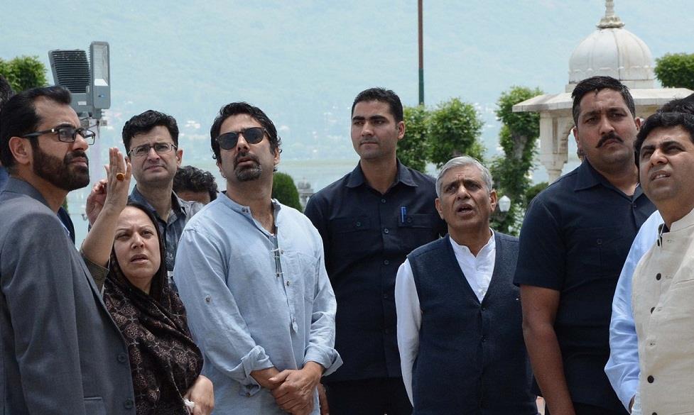 Tassaduq Mufti for preserving aesthetics of Hazratbal Shrine