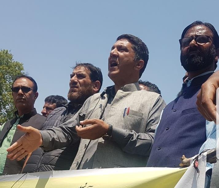 Contingent paid employees protest march foiled by Police, dozens injured
