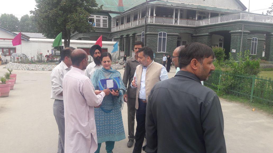 Ansari pays surprise visit to Govt Women College Srinagar