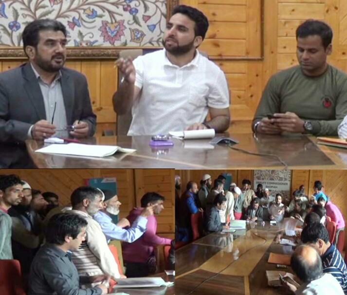 MLA Wachi holds public darbar in Shopian