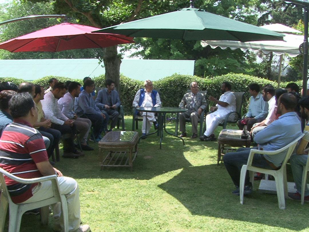 Dr Farooq interacts with Blood Donors from various parts of country