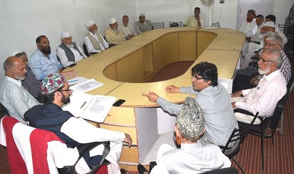Mirwaiz chairs meeting, finalizes preparations for Jumat-ul-Vida, Lailatul Qadr