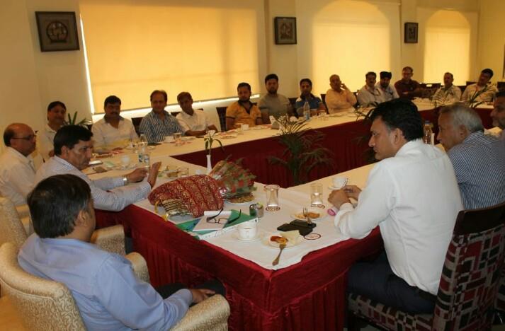 Hotel Association representatives meet J&K Bank EP
