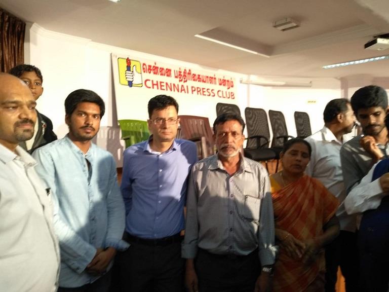 Dir Tourism Kashmir hands over Rs 5 lakh cheque to family of Thirumany in Chennai