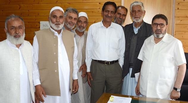 Several delegations call on Altaf Bukhari