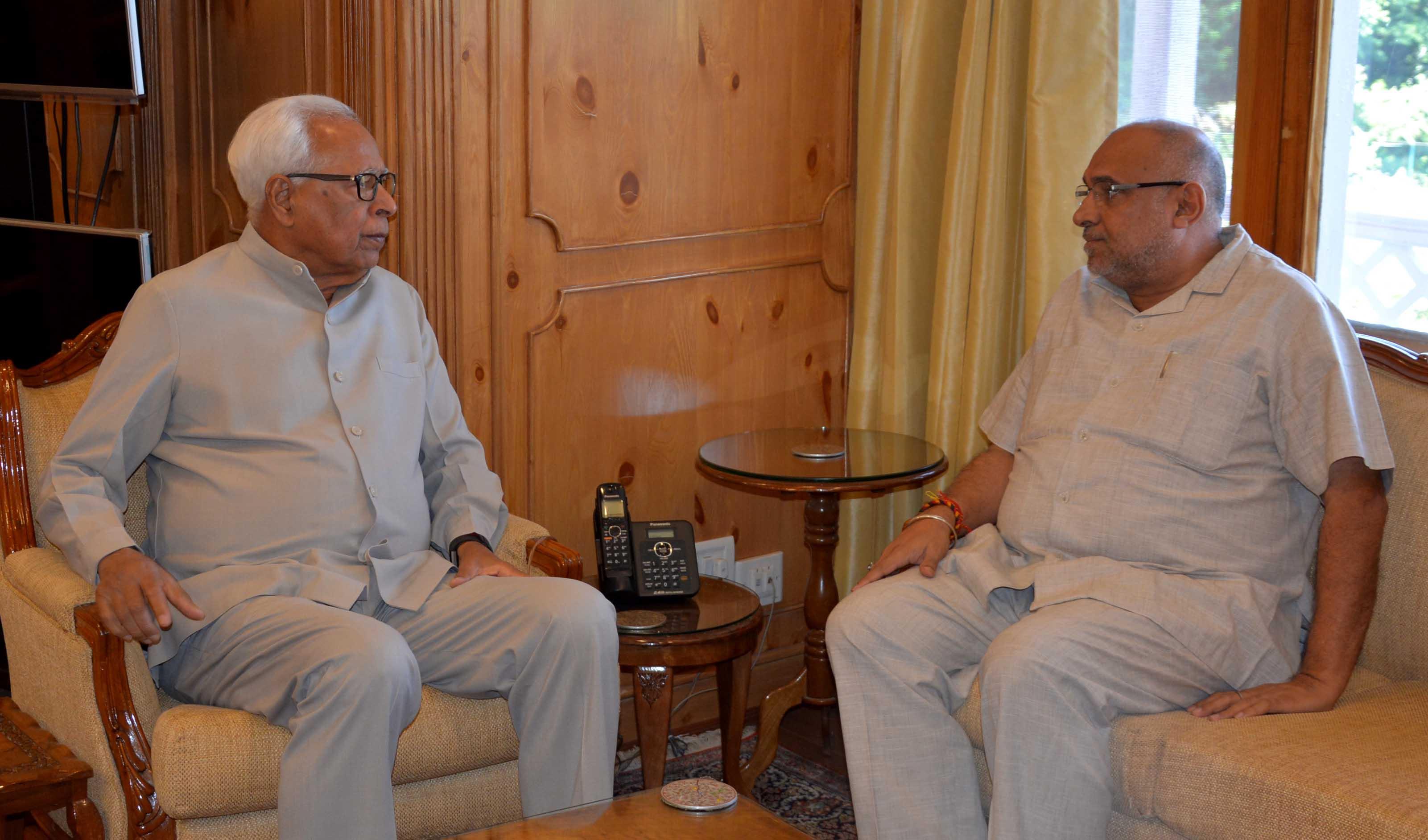 Avinash Rai Khanna meets Governor