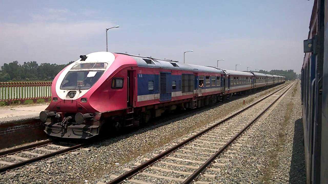 Train service resumes in Kashmir