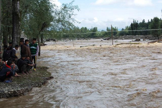 Govt sounds flood alert in South Kashmir
