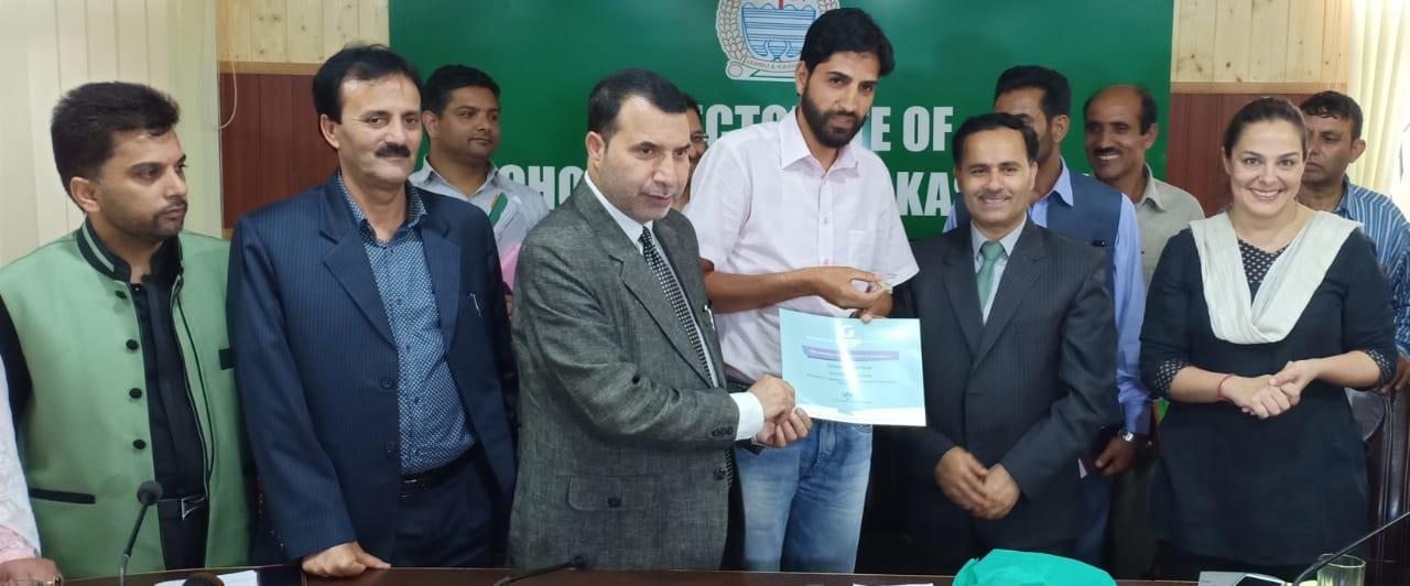800 latest technological ICT Labs to be established in JK schools: Sec Edu