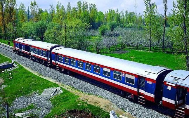 Train service resumes in Kashmir