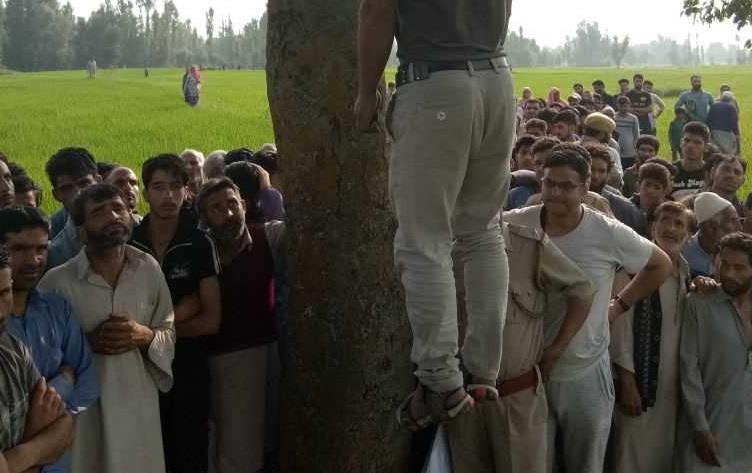 Youth found hanging in Baramulla