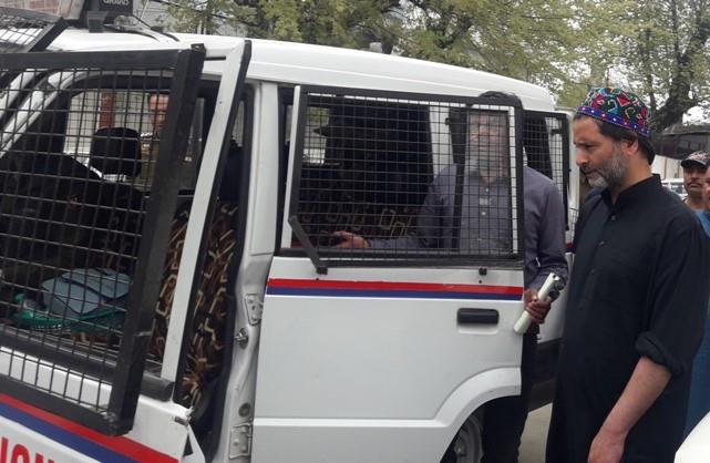 Yasin Malik meets bereaved families in South Kashmir, arrested at Sangam