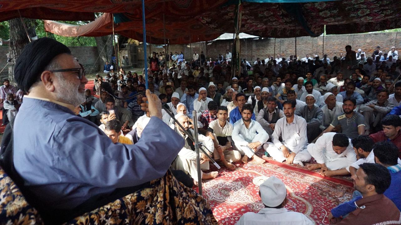 Majlis-e-Hussaini (a.s) observed in Sonapah Beerwah