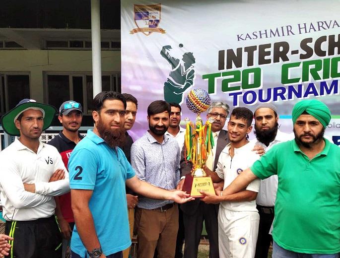 SP School lifts Kashmir Harvard inter-school tourney title