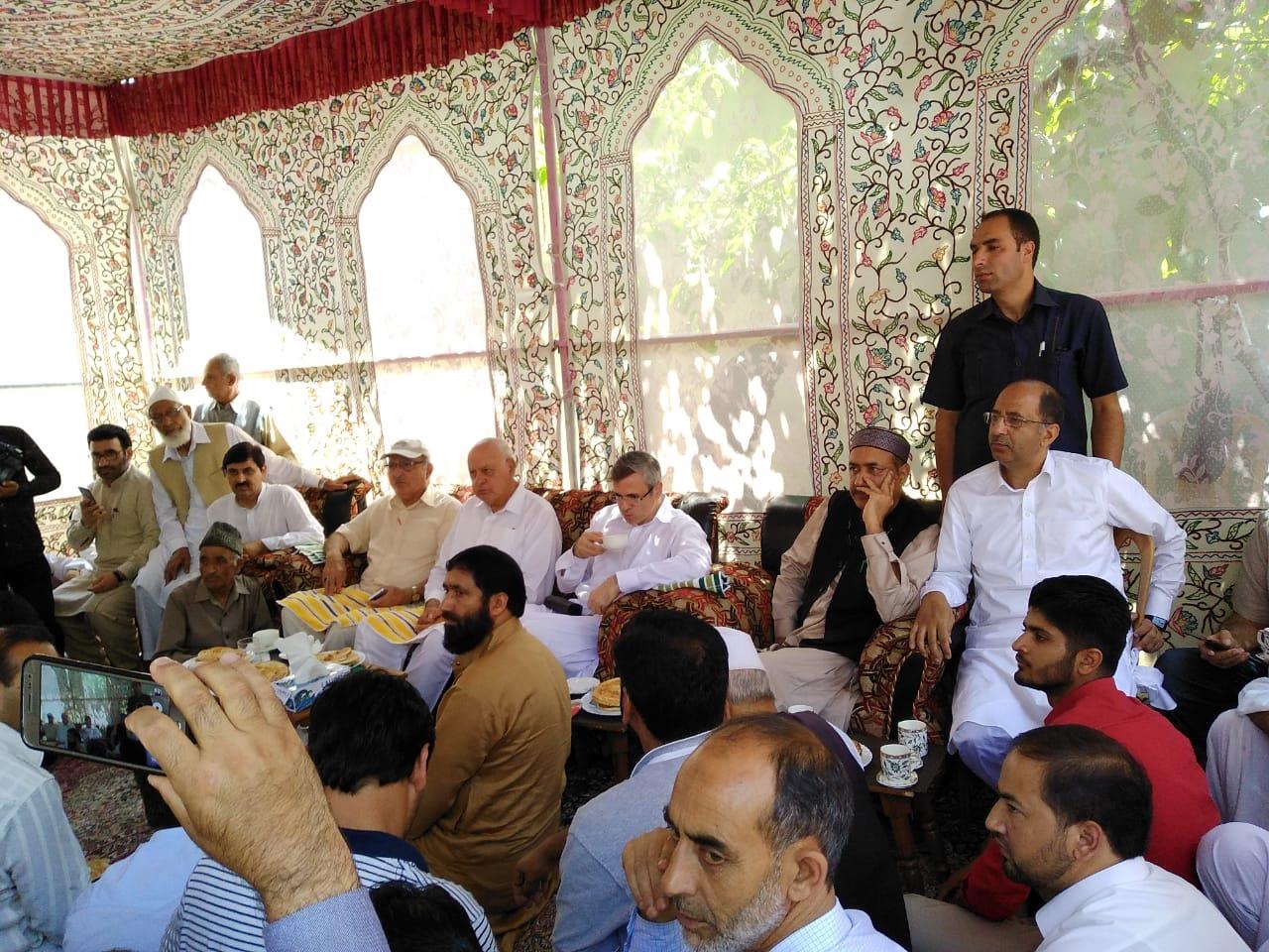 Dr. Farooq, Omar visit Kupwara to express solidarity with Mir Saifullah